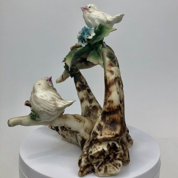 Capodimonte Italy Porcelain Mama Bird & Baby Birds Just Hatched Figurine 1980s - Picture 9 of 16